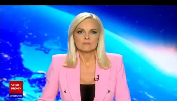 Un bărbat a dat foc ușii Primăriei din Cluj Napoca. Totul a fost filmat