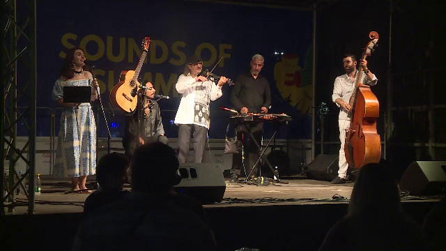 Ultima seară a festivalului „Sounds of Summer”. Bucureștenii s-au distrat pe ritmuri de flamenco și muzică lăutărească