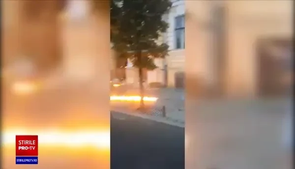 Bărbatul care a incendiat ușa Primăriei Cluj-Napoca a ajuns după gratii. Ar fi consumator de substanțe interzise