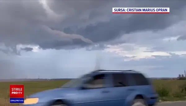 Fenomene extreme în aproape toată țara. Fuior de tip tornadă, surprins în Dolj