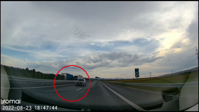 Un șofer a mers aproape nouă kilometri pe contrasens, pe autostrada Sebeș-Turda. Ce amendă a primit