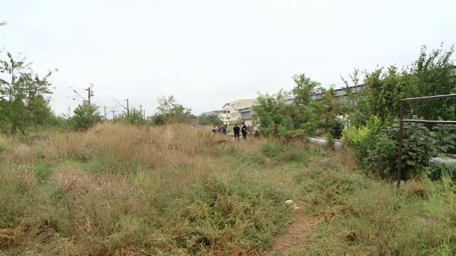 Bătaie în toată regula între doi prieteni și colegi de muncă. De la ce ar fi pornit scandalul