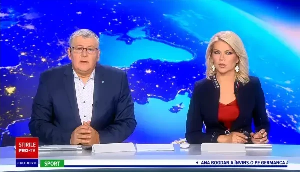 Mocănița din Bucovina a fost scoasă de pe șine după ce s-a accidentat cu o mașină. Impactul a fost filmat