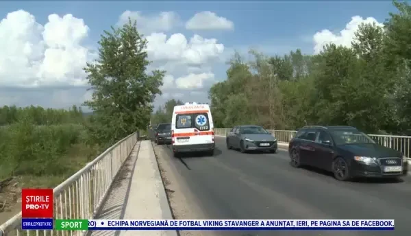 Carambol pe un pod din județul Dâmbovița. Patru mașini au fost implicate
