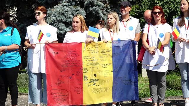 Sute de ucraineni au marcat alături de români Ziua Independenţei. ”Vă mulțumim pentru bunătate și pentru tot ajutorul”