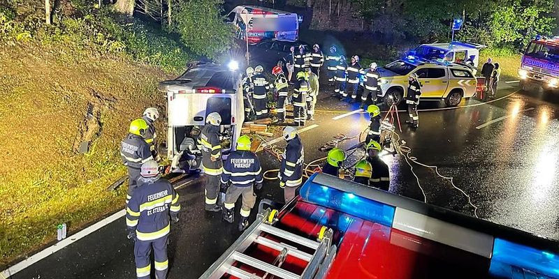 Un microbuz plin cu români, accident în Austria: O femeie a murit și mai mulți pasageri au fost răniți
