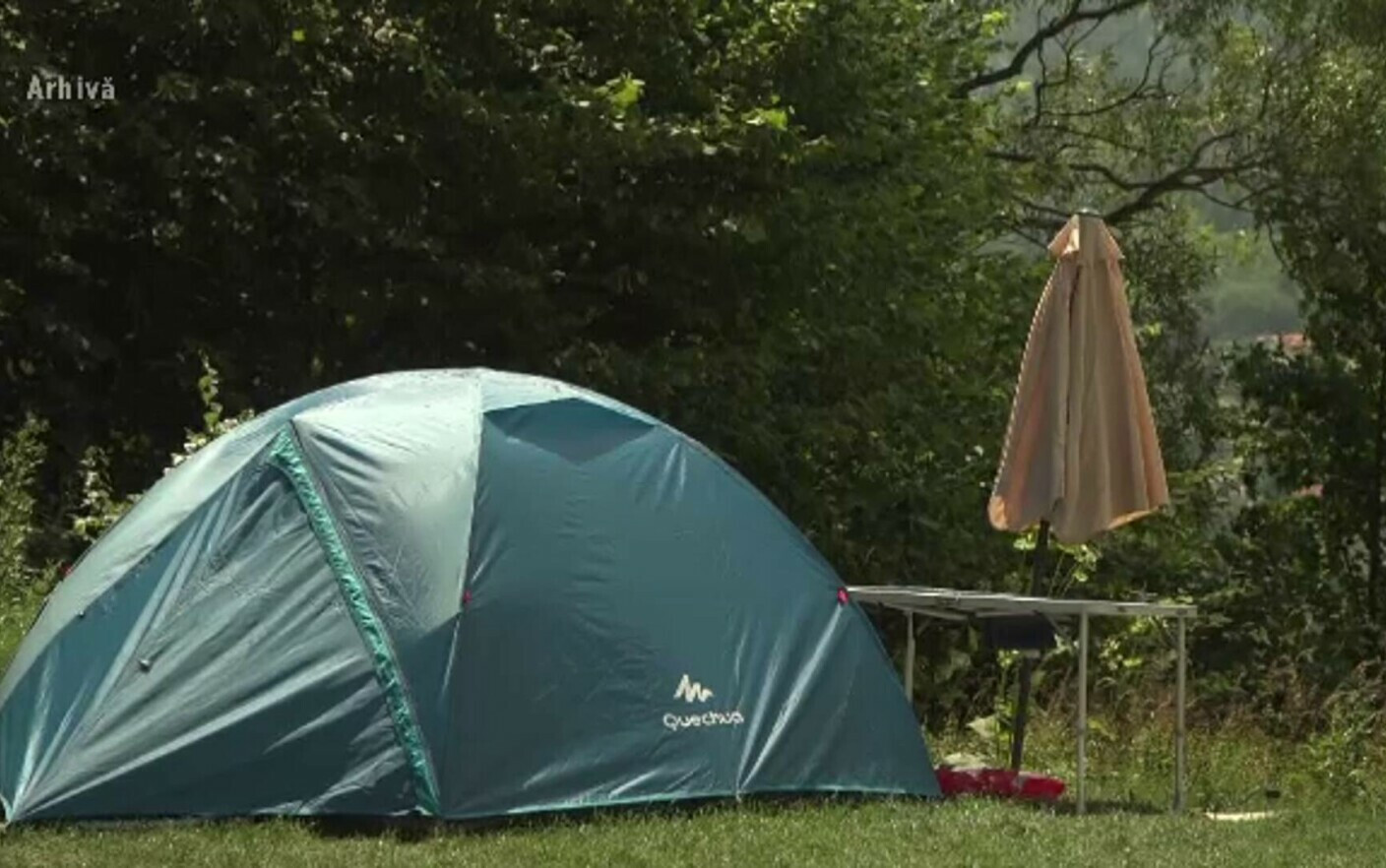 Bărbatul care și-a înjunghiat iubita cu o foarfecă într-un cort din Eforie Nord, a fost arestat preventiv