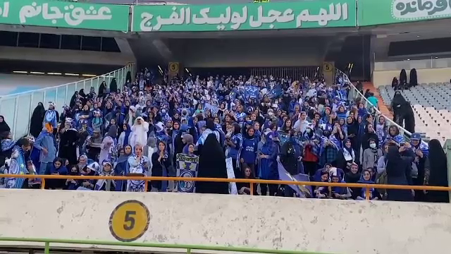 Pentru prima oară din 2019, femeile din Iran au avut voie să stea în tribune la un meci de campionat