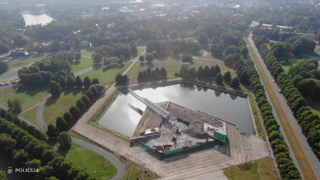 Letonia a demolat un monument sovietic emblematic, înalt de 79 metri. VIDEO