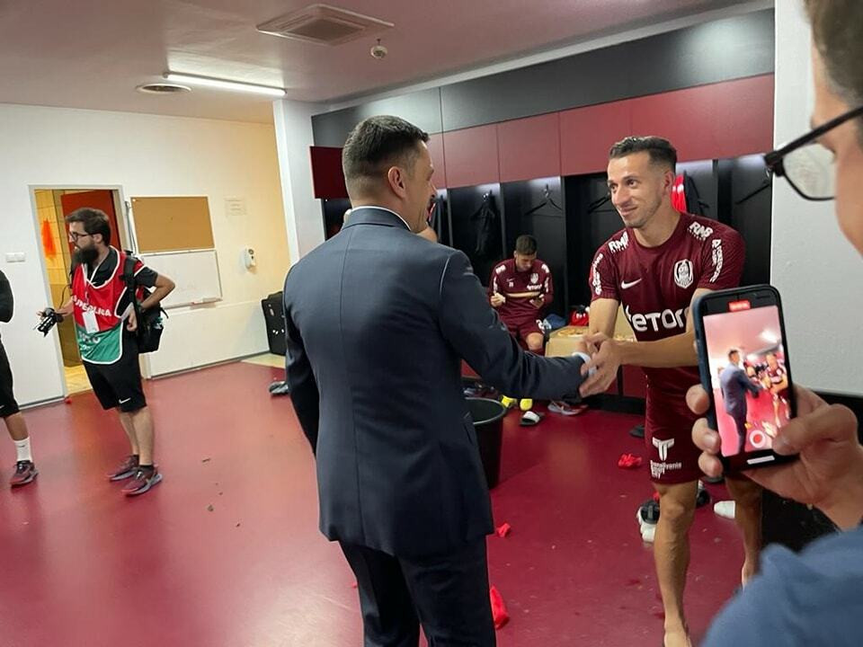 Ministrul Sportului, imagini inedite în vestiarul CFR Cluj, după calificarea în grupele Conference League. GALERIE FOTO|VIDEO