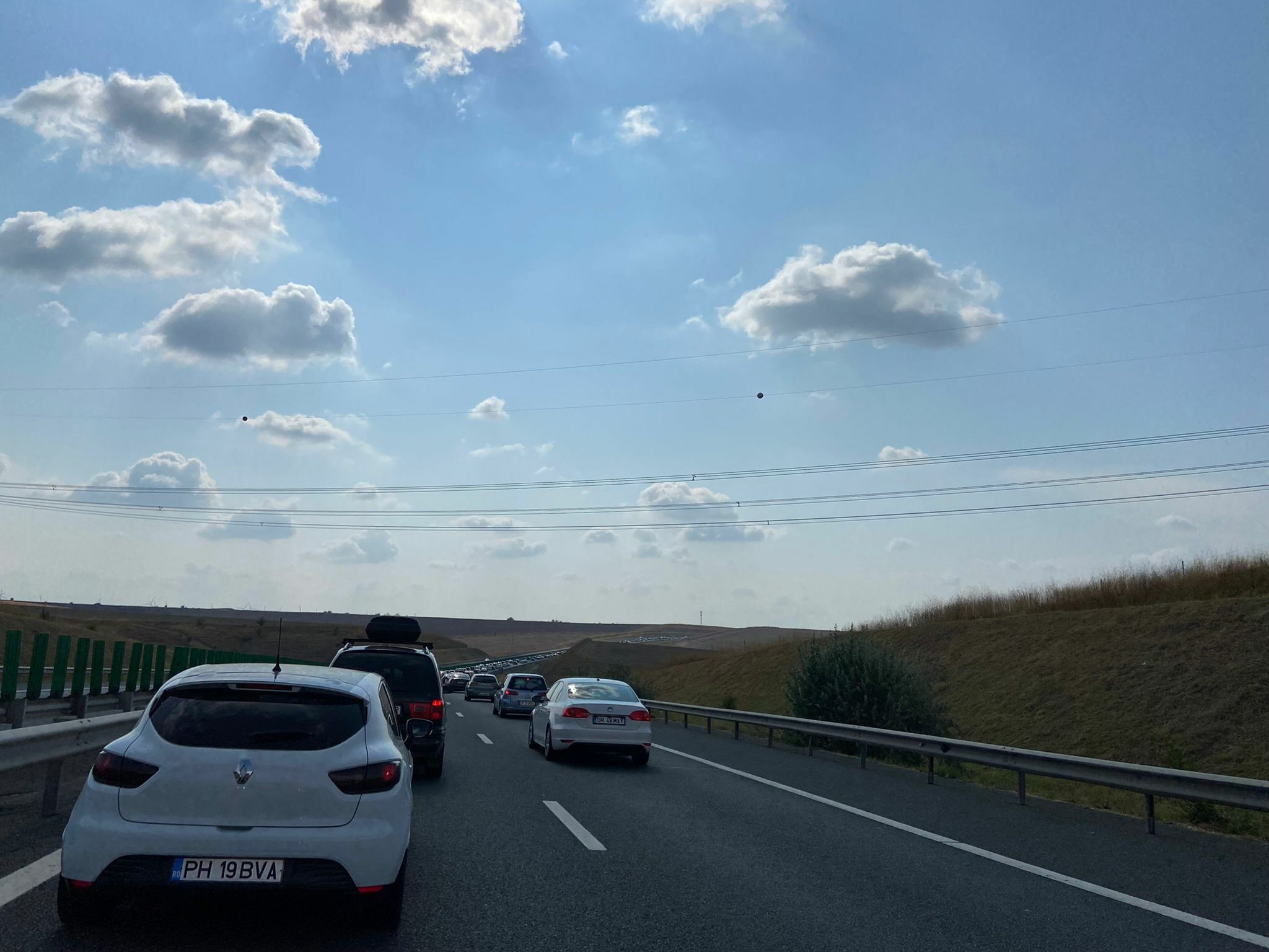 Accident cu cinci maşini pe A2, sensul Constanţa - Bucureşti. Traficul este îngreunat