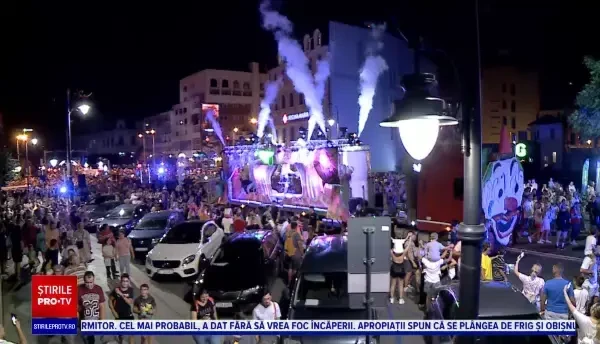 Străzile Craiovei s-au umplut de culoare la cel mai mare festival de animație din România