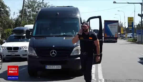 Cozi pe kilometri întregi la vama Petea. Românii așteaptă să iasă din țară mai mult de două ore