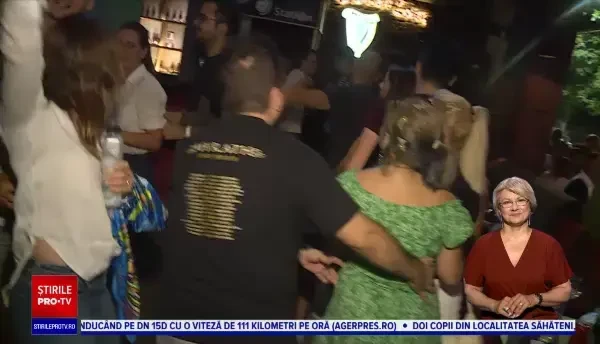 Ultimul weekend de vară este aglomerat și la mare, dar și în Centrul Vechi din București. Au venit și turiști străini