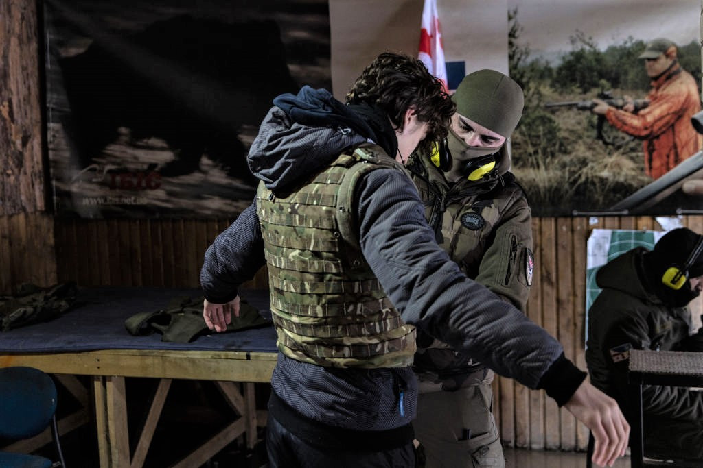 Ucrainenii au făcut „disecția” unor veste antiglonț rusești capturate: Priviți cu ce se apară a doua armată a lumii!