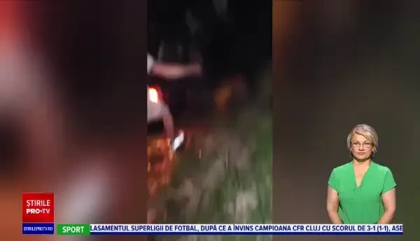 Cinci tineri din Vaslui au fost răniți, după ce au căzut cu mașina într-un râu