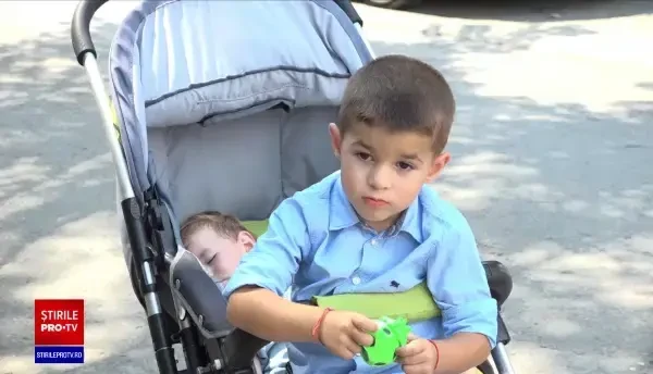 Mii de părinți din toată țara nu au reușit să prindă loc la creșă pentru copii. Cât costă cele private