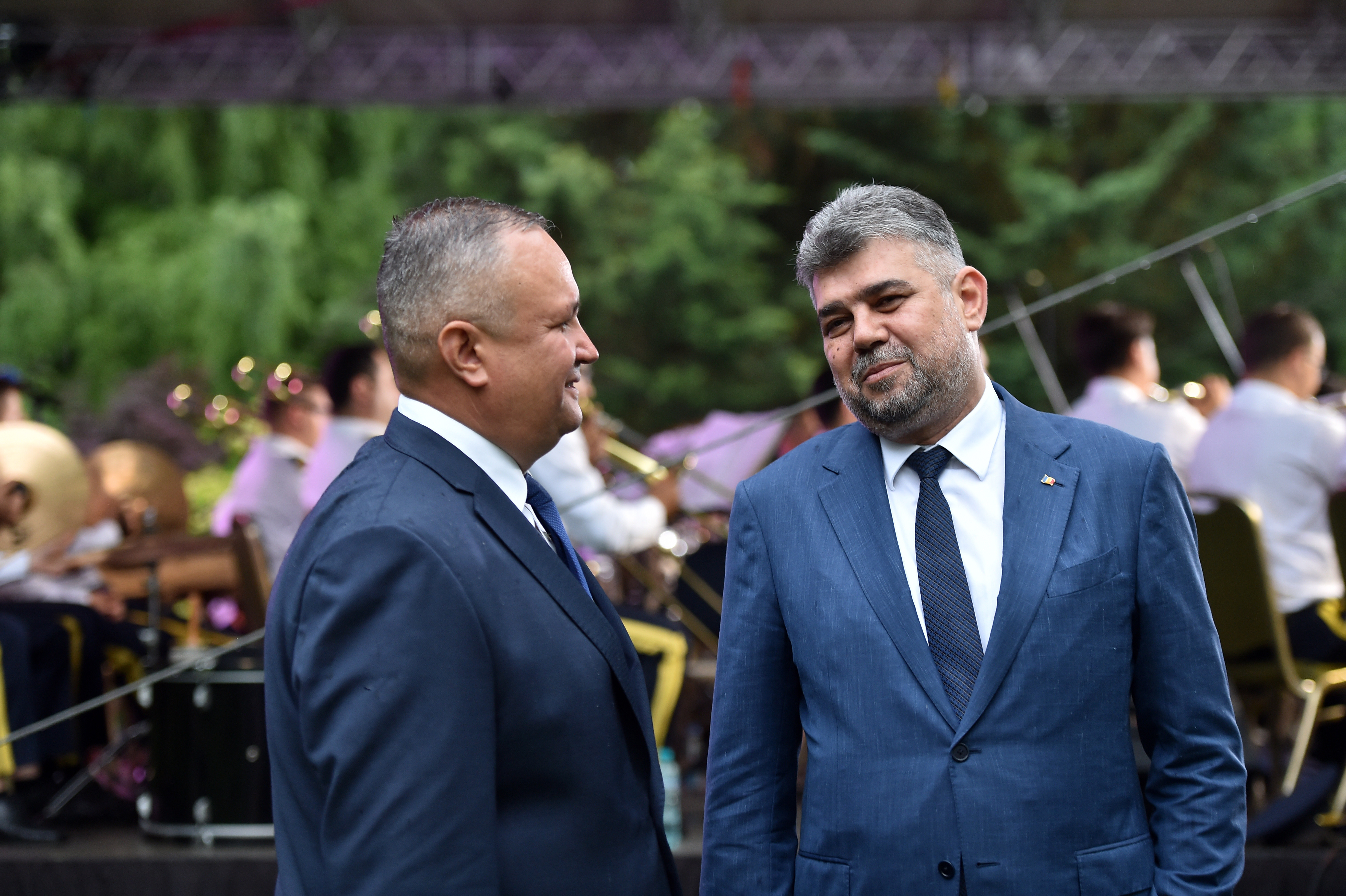 Surse: PNL ar vrea să mute în toamnă transferul de putere la şefia Guvernului. PSD neagă vehement acest scenariu