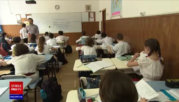 Cu câteva zile înainte de începerea școlii, autoritățile se declară surprinse de situația din învățământ