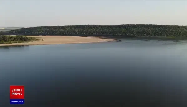 Problemele de pe Dunăre se văd din spațiu. Peștii sunt în pericol să moară sufocați