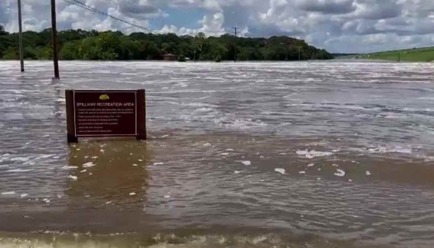 Stare de urgență în capitala statului Mississippi. Locuitorii nu au apă potabilă din cauza inundațiilor