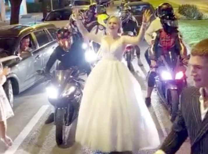 „Alba ca Zăpada” de Vaslui, furată de motocicliști de la nuntă. Oamenii au sunat la 112