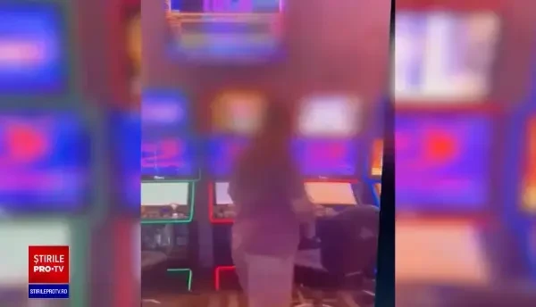 Nervos că a pierdut la păcănele, un bărbat a devenit violent și a spart șase aparate