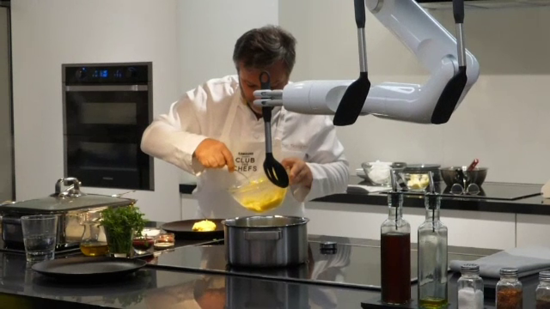 A început cel mai mare târg de electronice din Europa. Cu ce noutate vor să surprindă cei de la Samsung