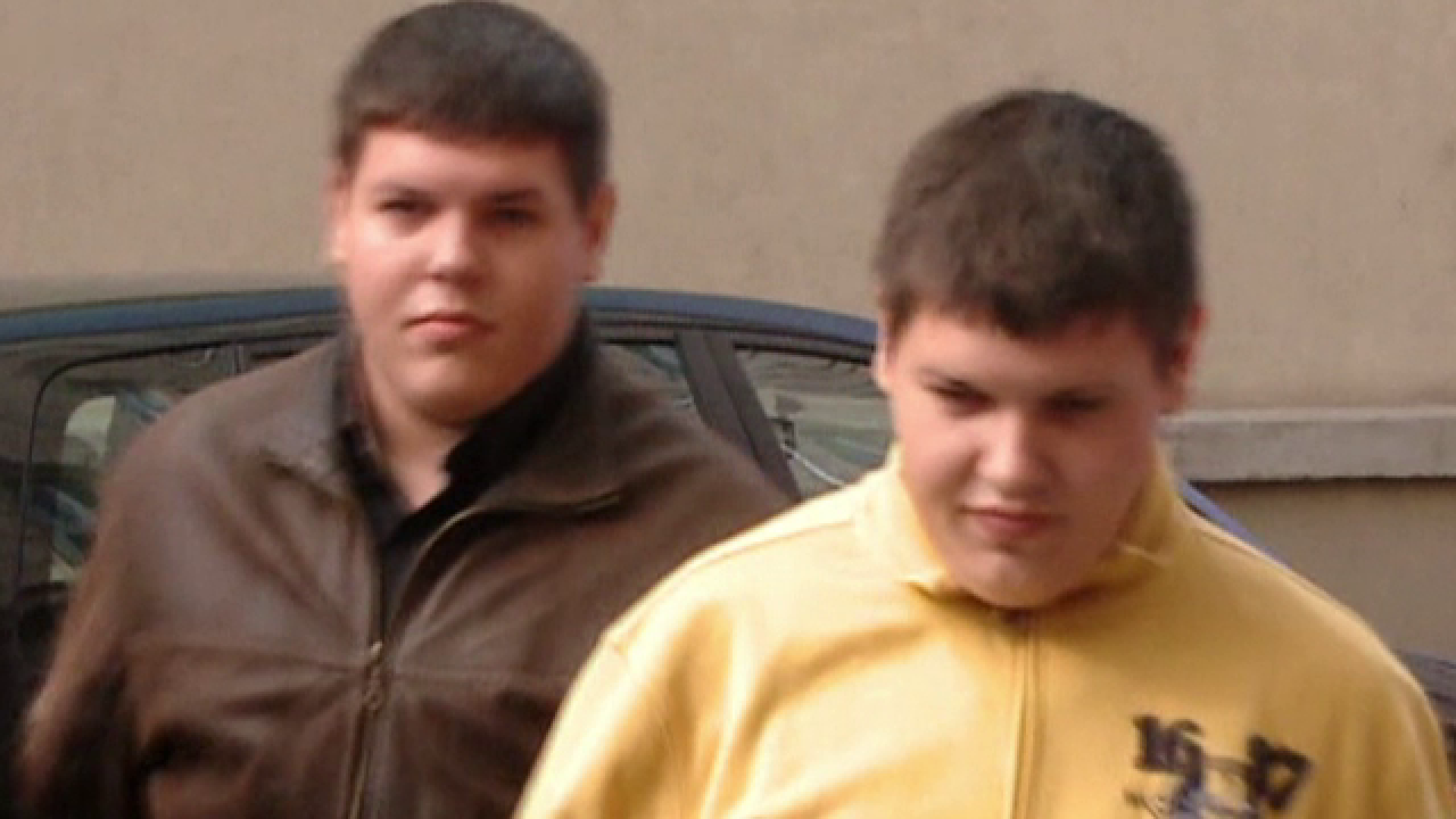 Noi dezvăluiri în cazul gemenilor pedofili din Timișoara. Printre victime s-ar număra și un bebeluș de un an