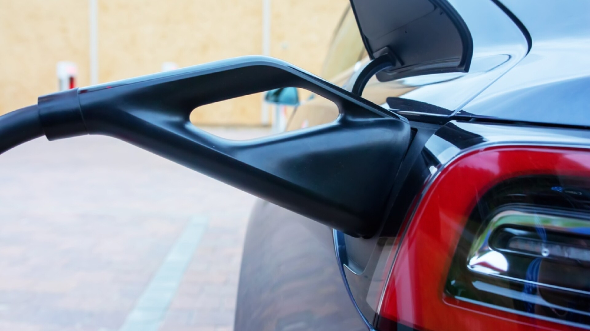 Una dintre cele mai vândute mașini „verzi”, ameninţată cu cel mai mare tarif pentru vehiculele electrice din UE