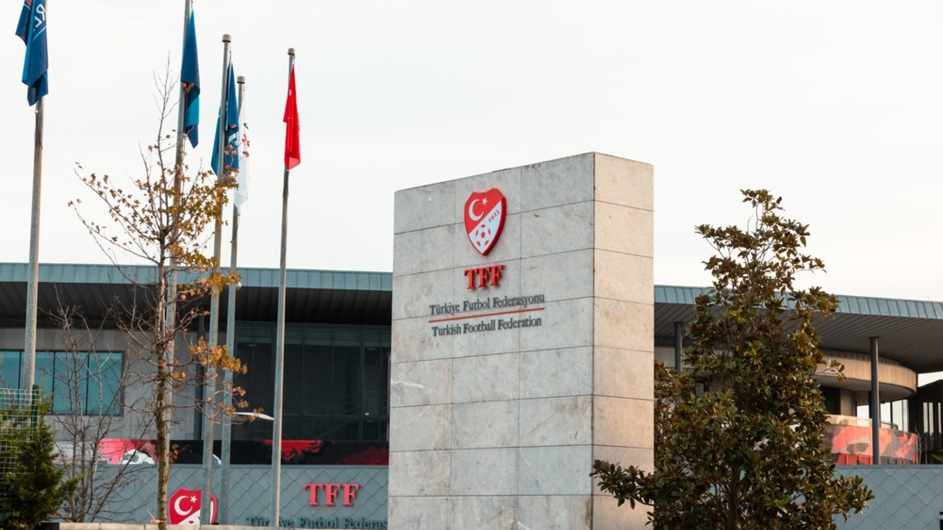 Atac armat în Turcia. Atacatorii au tras șapte gloanțe la un important sediu din Istanbul