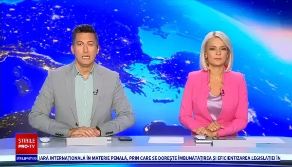 Peste 150 de alergători s-au costumat în dinozauri și s-au întrecut pe un hipodrom din Washington