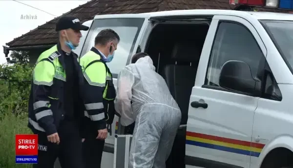 O bătrână a fost ucisă în propria casă de doi ciobani. Femeia a fost găsită după 12 ore de o vecină