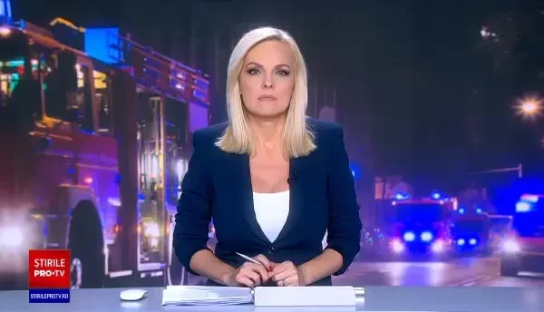 Stadionul din Slobozia a luat foc după ce a fost lovit de trăsnet. A ars tribuna oficială