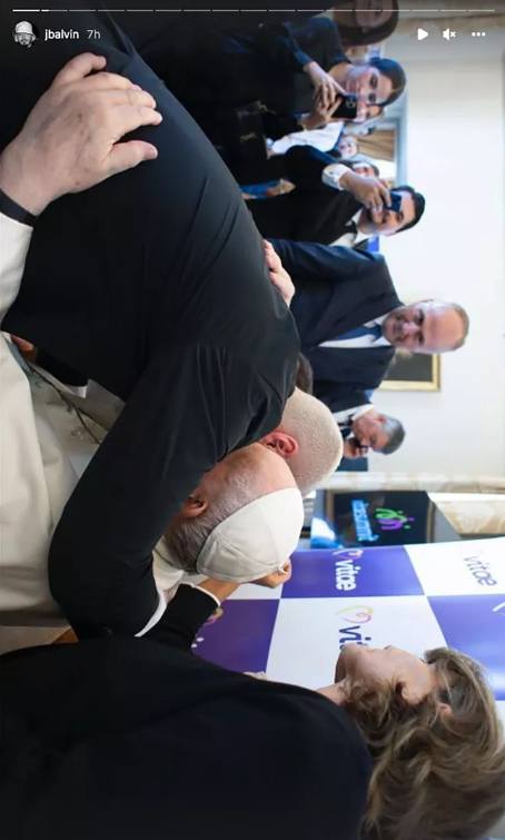j balvin si papa francisc