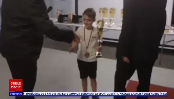 Un băiețel din Iași este campion european la sportul minții. Copilul a luat aurul la o competiție de șah din Cehia
