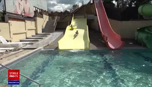 Mulți copii au ratat începerea școlii pentru că părinții aveau programat concediu. ”Au vreme toată viața să învețe”