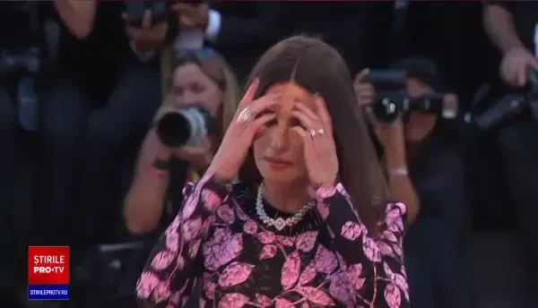 Festivalul de Film de la Veneția. Celebritățile au făcut spectacol pe covorul roșu | GALERIE FOTO