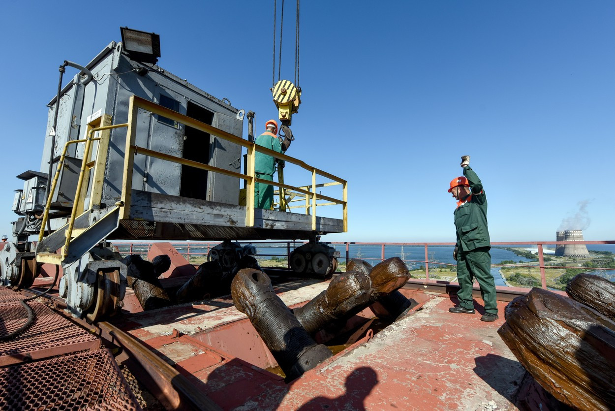 Război în Ucraina, ziua 195. AIEA va face publice constatările după misiunea la centrala nucleară Zaporojie