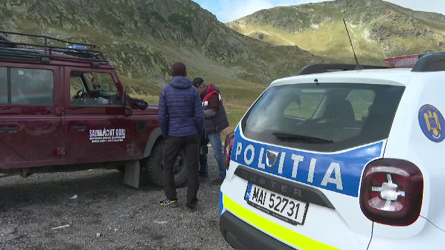 Un turist din Germania, care face turul lumii pe două roți, a fost jefuit în timp ce se afla pe Transalpina