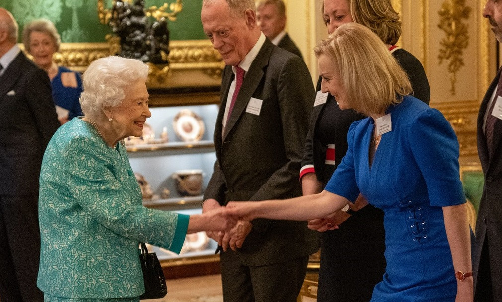 Liz Truss a devenit oficial prim-ministrul Marii Britanii. Regina Elisabeta a acceptat demisia lui Boris Johnson