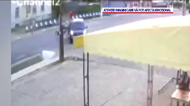 Un motociclist a murit într-un accident teribil. Totul a fost surprins de camerele de supraveghere