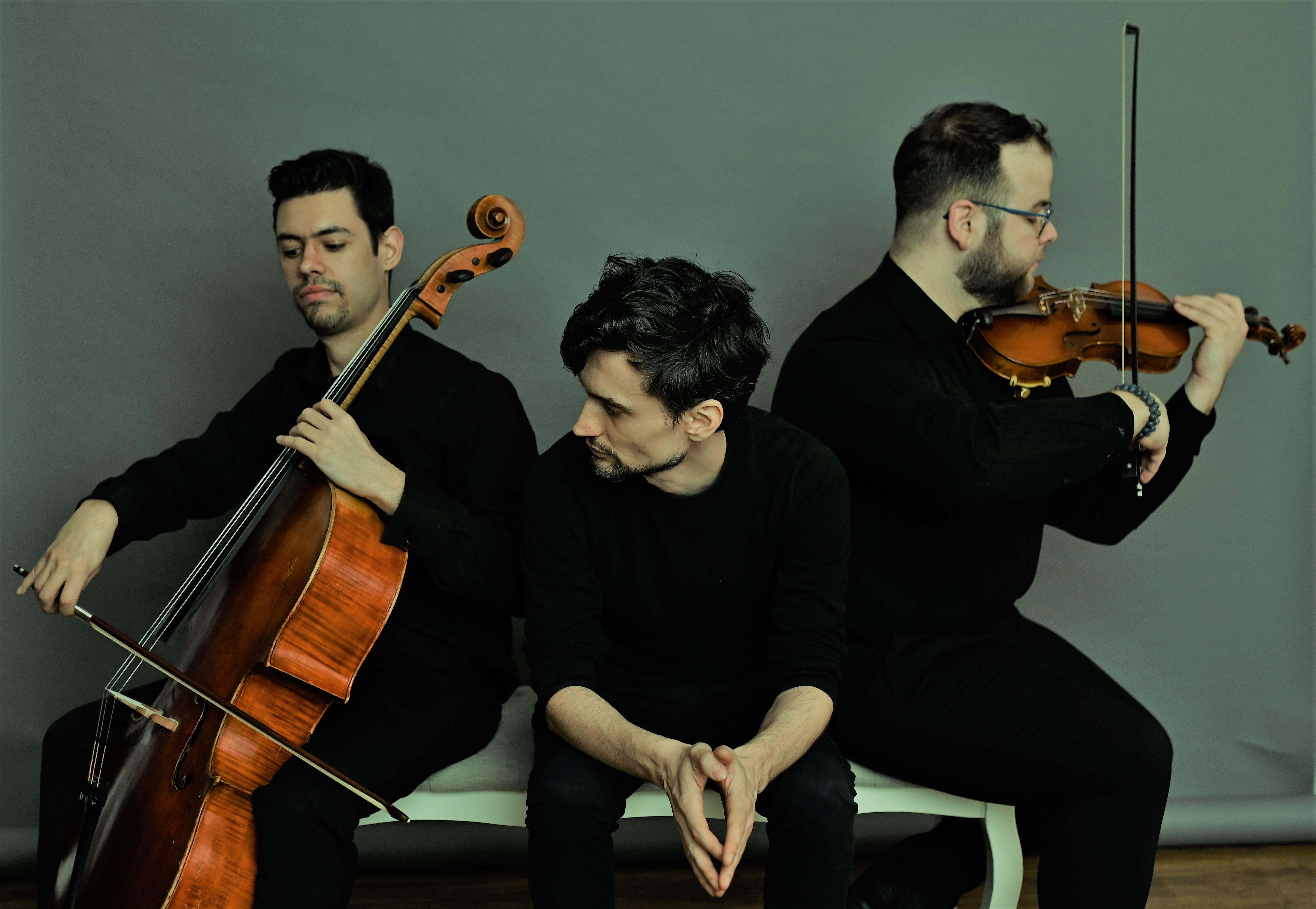 Pianistul Andrei Irimia lansează un nou album, ”All Strings Attached”, și începe un turneu național