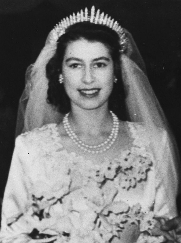 Imaginile istorice cu Regina Elisabeta a II-a. La v&acirc;rsta de 10 ani a devenit moștenitoarea tronuli britanic - 6