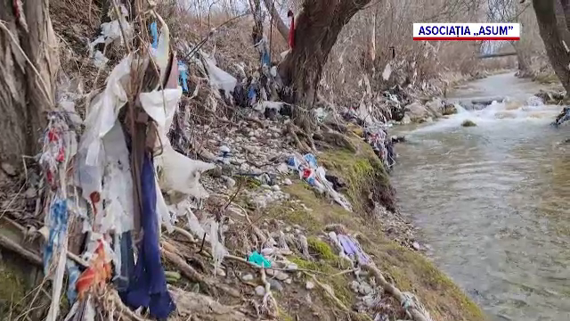 Traseul unui recipient de plastic în care a fost introdus un GPS arată cât de departe ajung gunoaiele aruncate de români