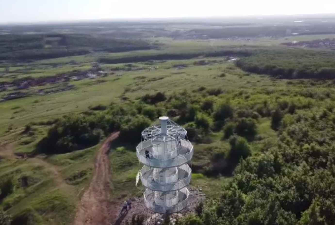 Observator deasupra stațiunii Băile Felix, construit cu fonduri europene. Turiștii sunt încântați de experiență