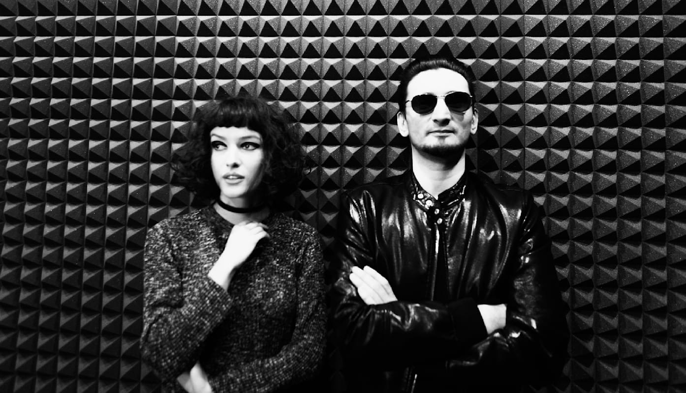 Trupa de muzică electronică THY VEILS va susține două concerte, în București și Timișoara