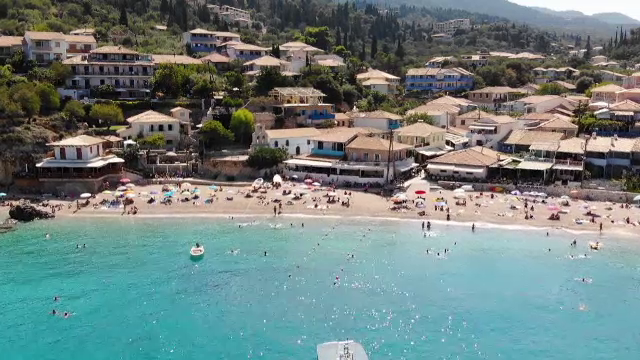 Unde pleacă românii în vacanță în toamna 2022. „Într-adevăr preţurile sunt mai mici în septembrie”