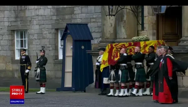 LIVE UPDATE | Sicriul Reginei Elisabeta va rămâne la Caredrala St. Giles din Edinburgh timp de 24 de ore