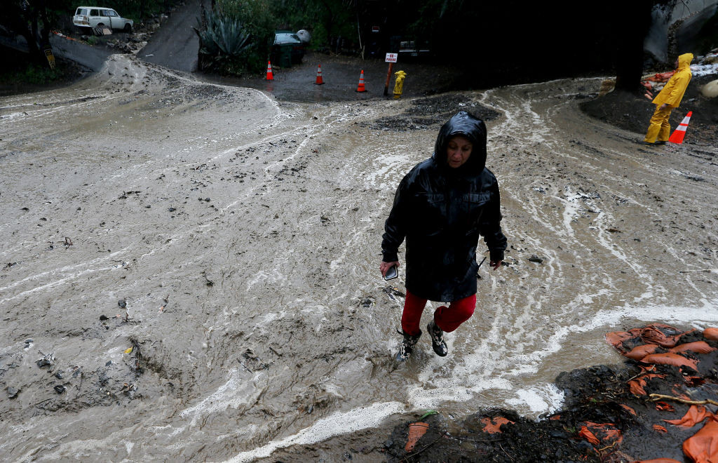 Sudul Californiei, măturat de alunecări de teren. Zeci de persoane au avut nevoie de ajutor